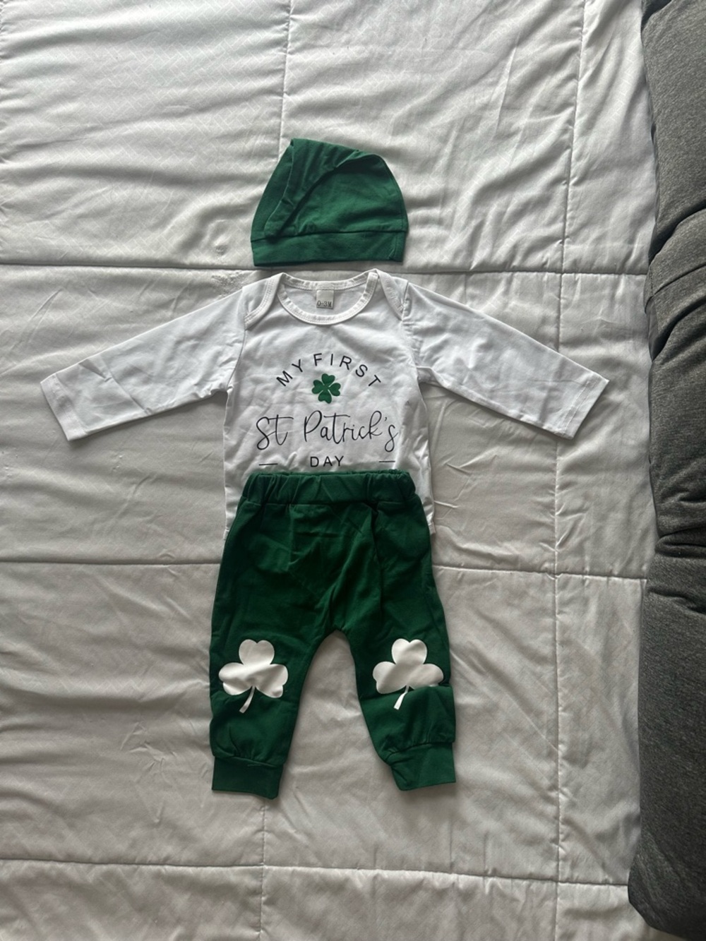 NWOT St. Patrick's Day Baby Outfit - White & Green 3-Piece Set
